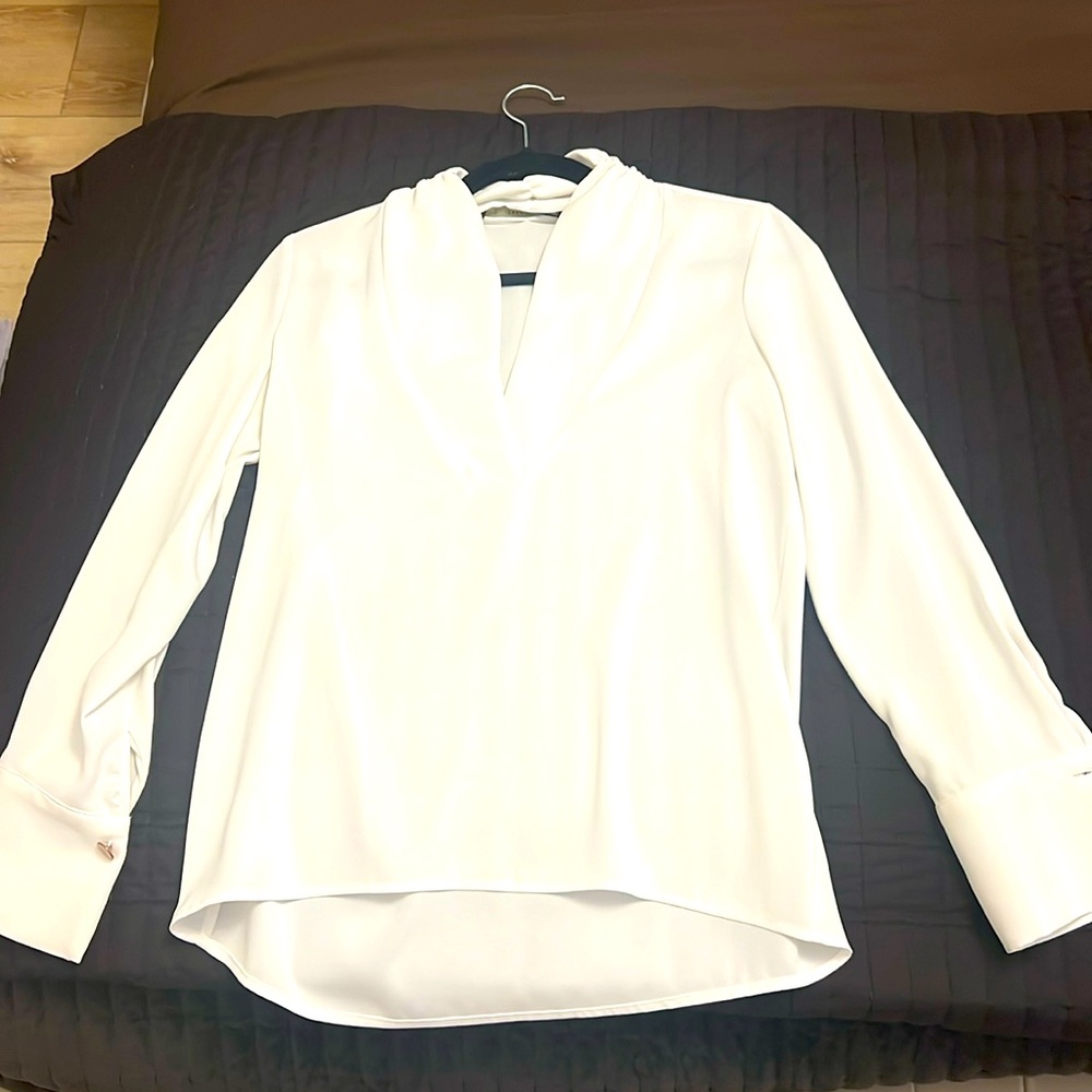 Zara white low V-neck blouse Size S